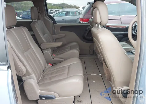 2013 Chrysler Town & Country Touring z USA, uszkodzony, nr VIN 2C4RC1BGXDR614161